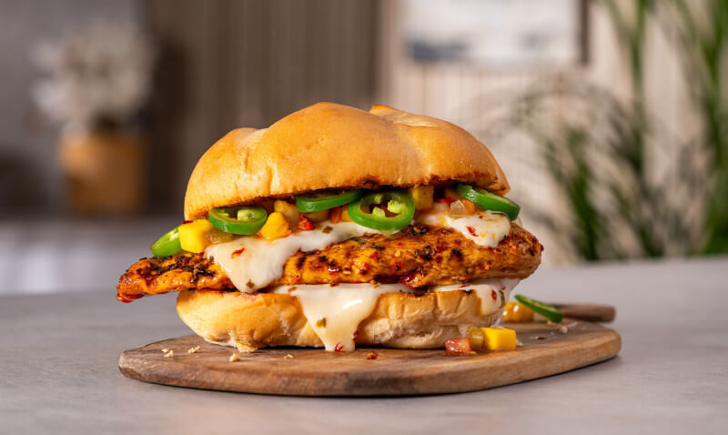 00122 SL PpprJck RCP NashvilleHoneyCrunchChickenSandwich 08 Burger Images 3500x2108